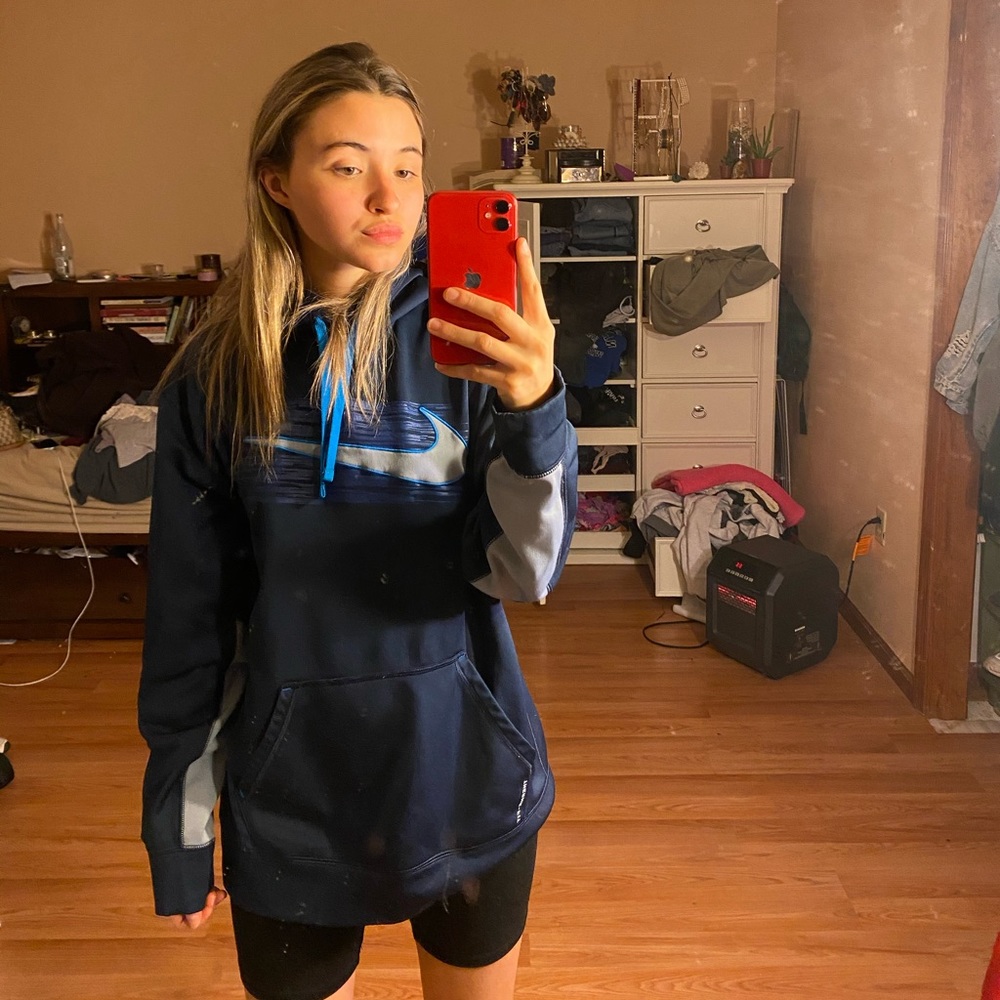 Nike therma-fit sweat shirt